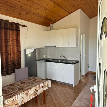Holiday House * Lezhe