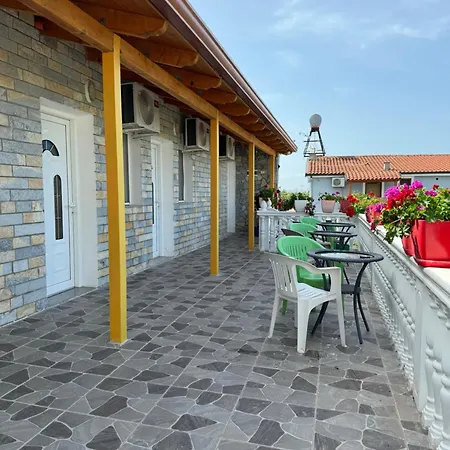 Holiday House * Lezhe